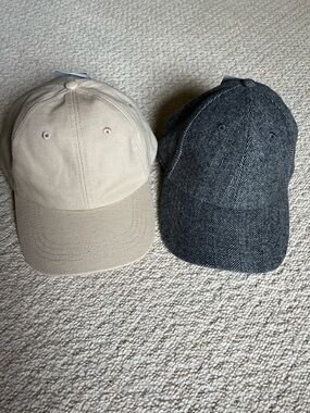 Classic H & M Beige and Charcoal Men’s Baseball Caps. New!
